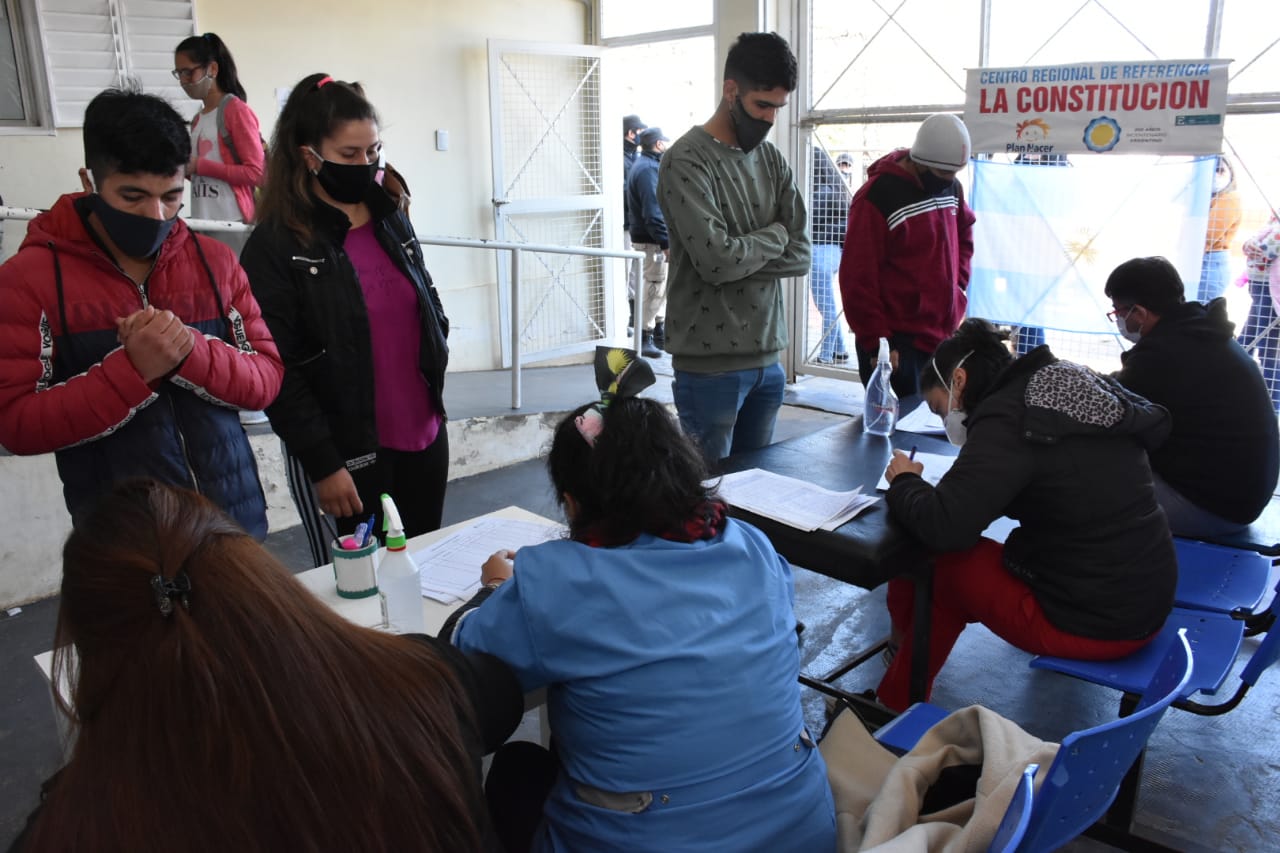 El COES anunció nuevos operativos de vacunación descentralizados