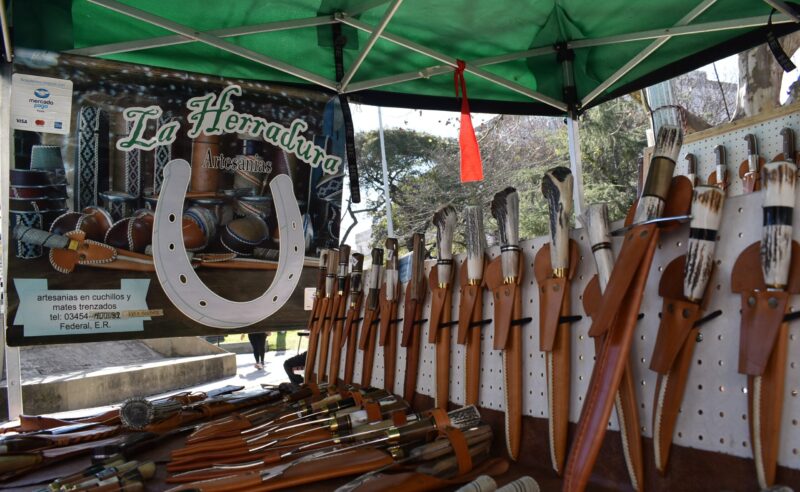 En la Plaza 25 de Mayo se realizará una nueva edición de la Jornada Nacional de Artesanía