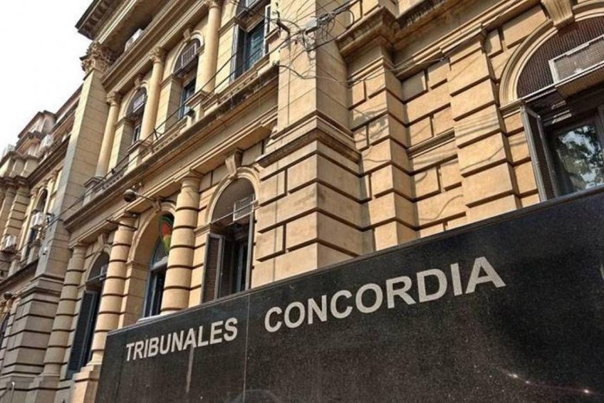 En un vehículo oficial, fueron a amenazar a un empleado y terminaron presos