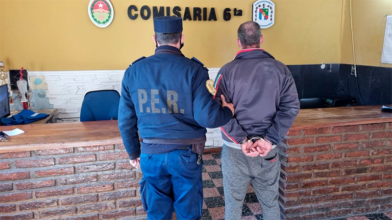 Apuñaló en el pecho a su propio hijo: Fue porque arrancó el marco de una ventana