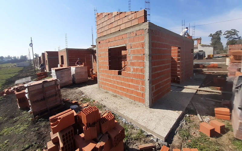 La provincia comprará tierras para construir viviendas en distintas localidades