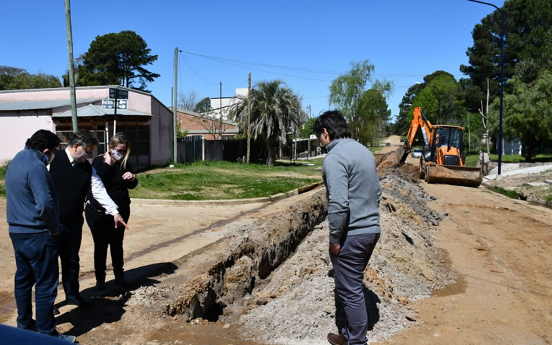 Barrio Parque Río Uruguay: Continúan los trabajos de ampliación de la red de agua