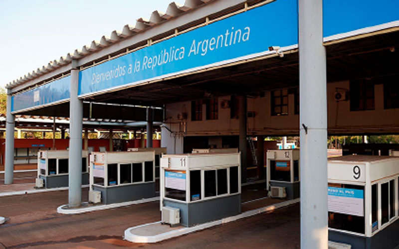 Argentina recibió a los primeros turistas de Brasil y Chile a través de Misiones y Mendoza