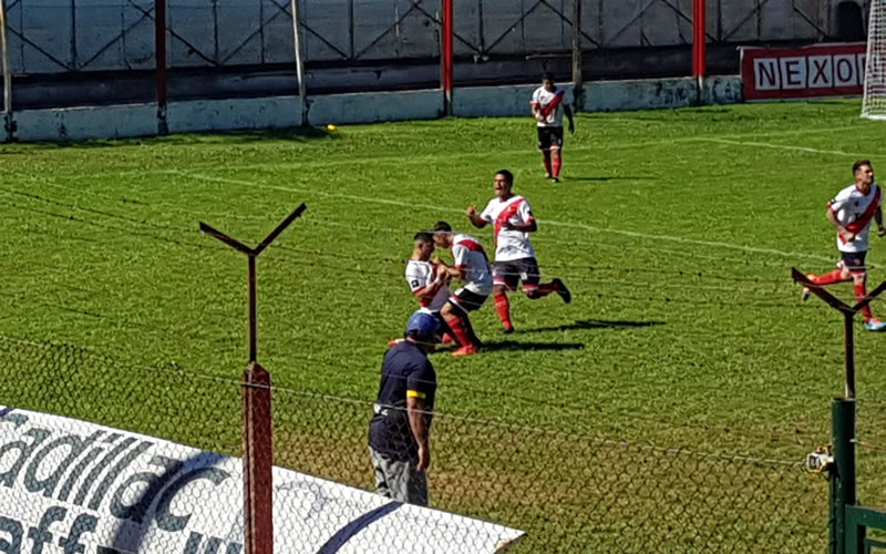 Fútbol: La Bianca fue el dueño del domingo