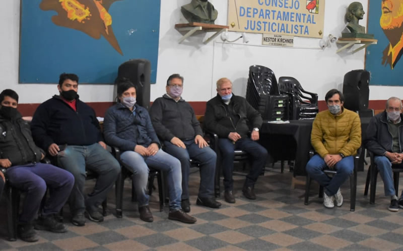 Juan Carlos Cresto pidió a los funcionarios que salgan a militar o que presenten la renuncia