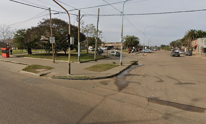 La madre “lo pateó en la espalda”, dijo el hombre que salvó al menor de 2 años de ser atropellado