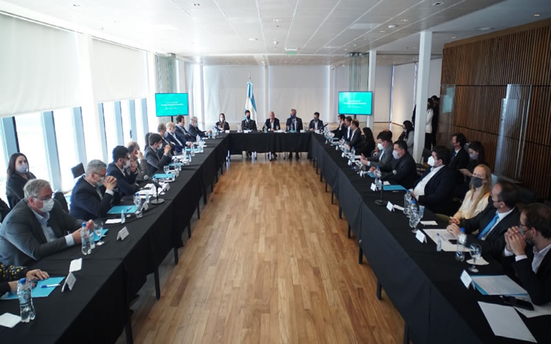 Buscan estrategias para promover el acceso al crédito de la pequeña y mediana empresa