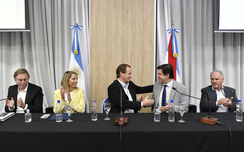 Bordet lanzó el plan de apoyo tecnológico y empresarial con una inversión de 120 millones de pesos