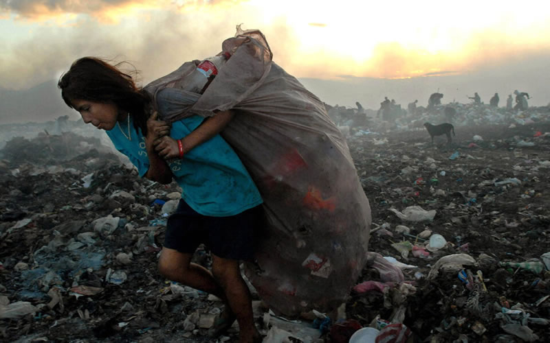 Más de 260 millones de personas caerán este año en la pobreza extrema en el mundo