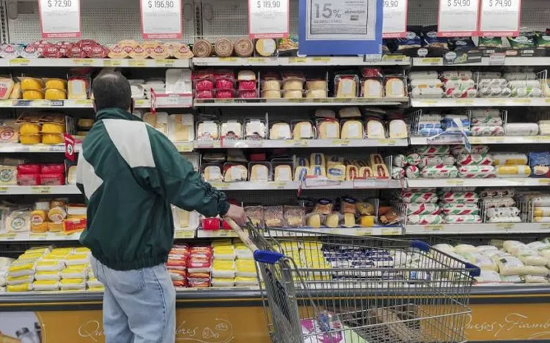 Canasta básica se disparó 7% en marzo; una familia necesitó casi $90.000 para no ser pobre