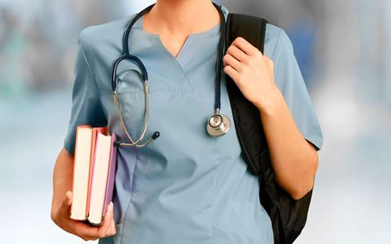 UADER Concordia: Alumnos de enfermería exigen un mejor lugar para desarrollar sus clases