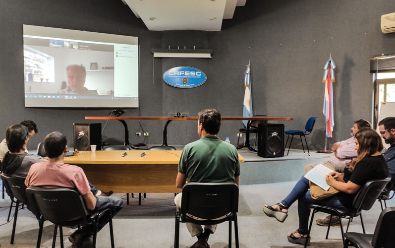 Para agregar valor al plástico reciclado, CAFESG reúne a empresas nacionales con recuperadores locales