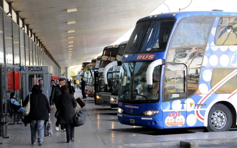 La UTA anunció un paro de 48 horas de colectivos de corta y media distancia en todo el interior del país