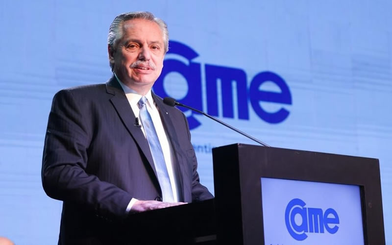 Fernández reconoció que hay una deuda con la mejora de los ingresos