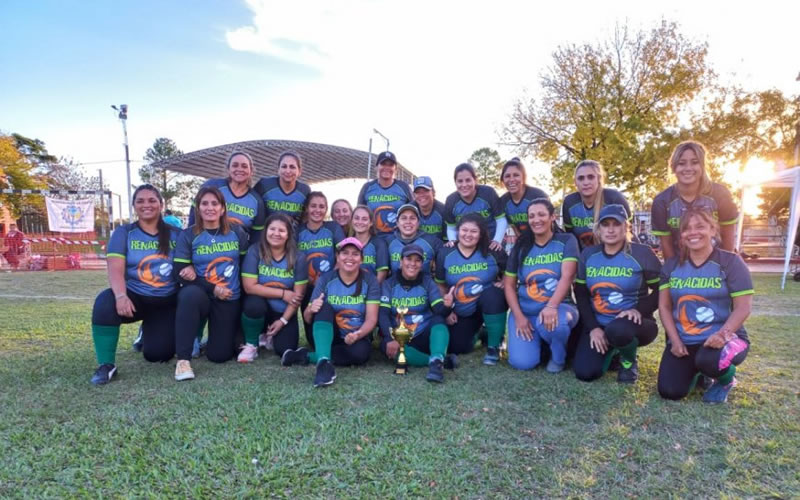 Sóftbol femenino: Renacidas compitieron en Villaguay