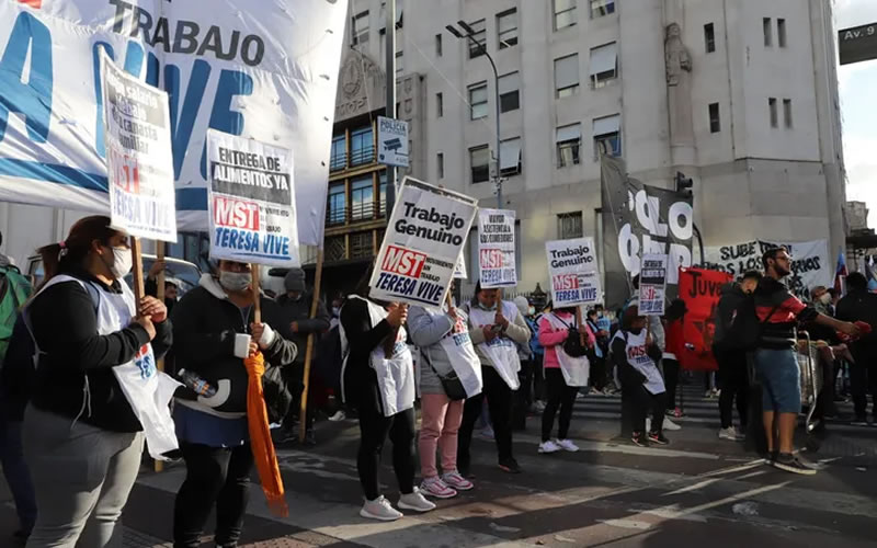 Organizaciones sociales preparan tres días de cortes y protestas en todo el país
