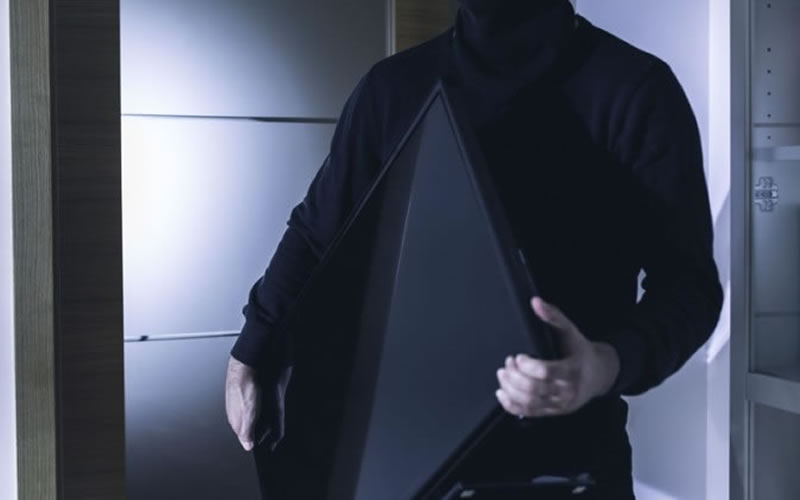 Detenido por intentar robar un televisor de una casa