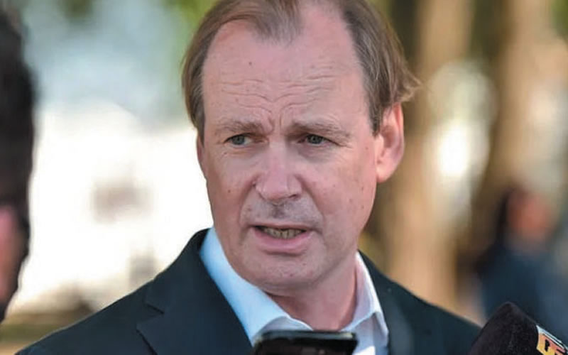 Bordet anulará la resolución que impide calificar con menos de 4 en secundaria