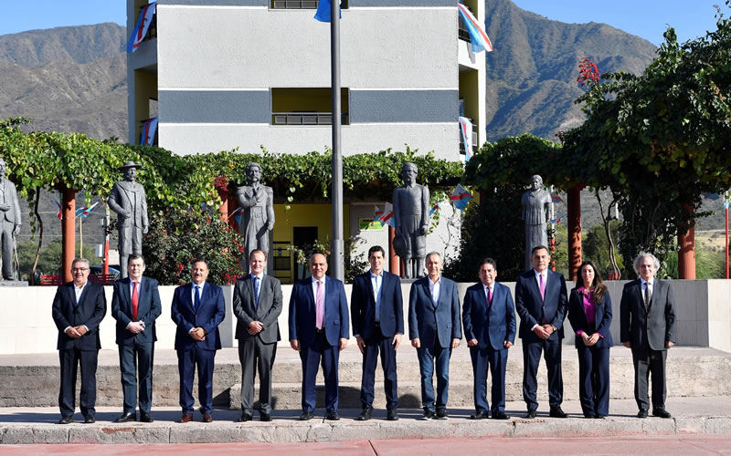 Bordet propone una plataforma portuaria integrada con Chile