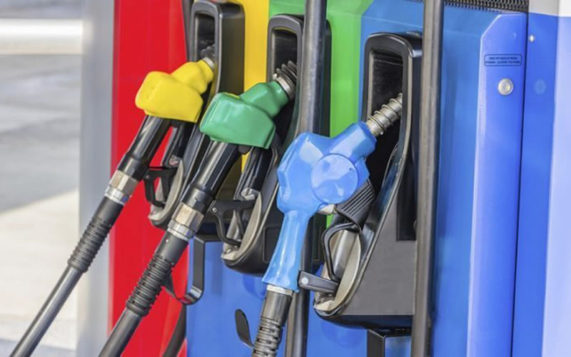 Los precios de combustibles aumentarían desde la medianoche de este sábado