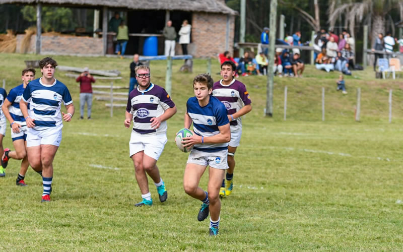 Las juveniles de Salto Grande derrotaron a Curiyú