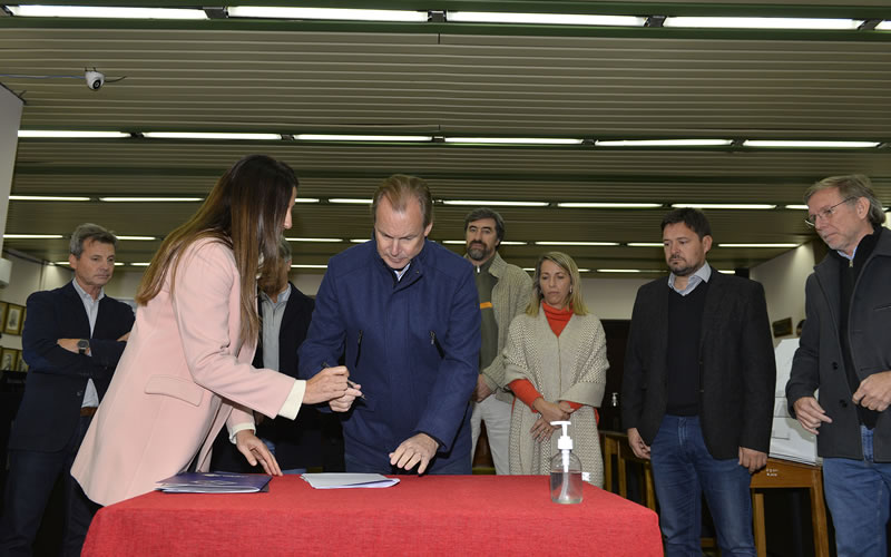 Se construirá una planta farmacéutica provincial en Concepción del Uruguay
