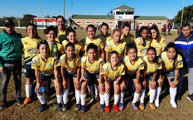 El fútbol femenino empezó a rodar la pelota