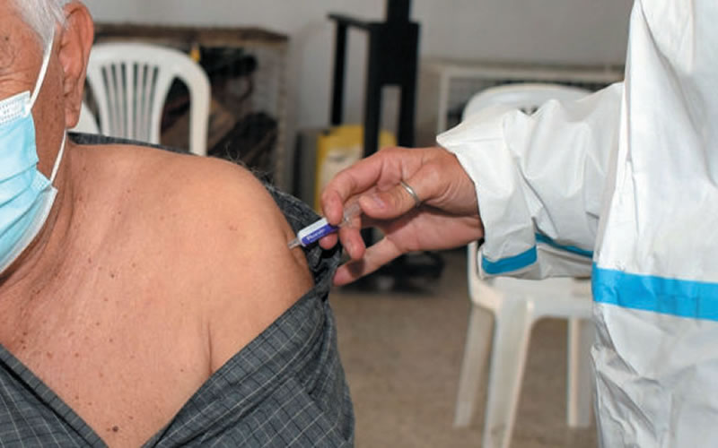 Salud recomienda que las personas mayores se cuiden del frío y estén activos