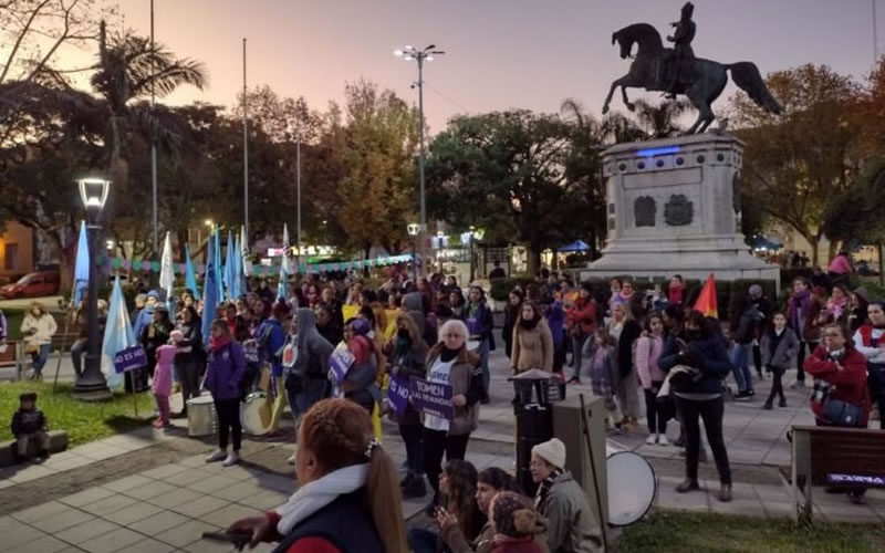 El grito de «Ni una menos» se hizo sentir en Concordia