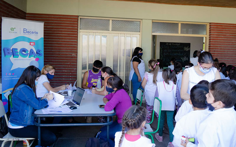 Más de 21.000 estudiantes secundarios solicitaron sus becas del gobierno provincial