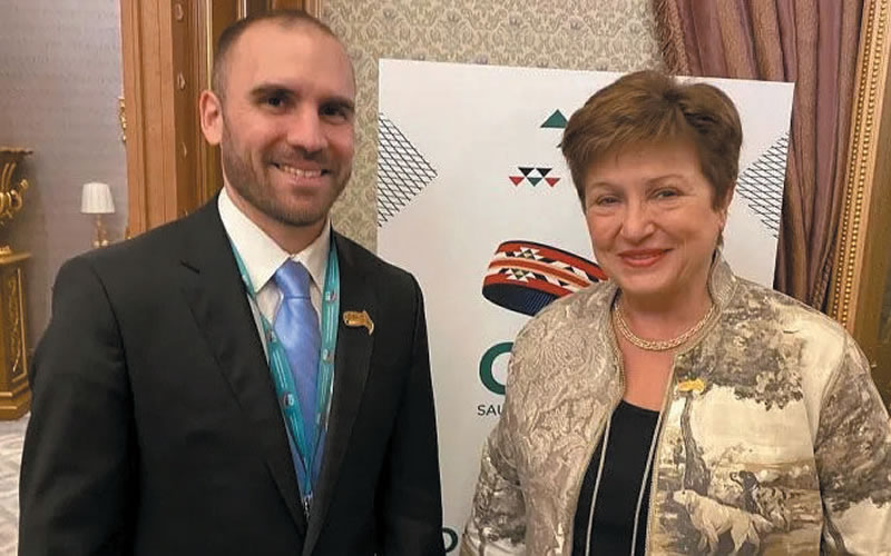 Renuncia de Guzmán: Sin autocrítica y con el plan económico del FMI en marcha