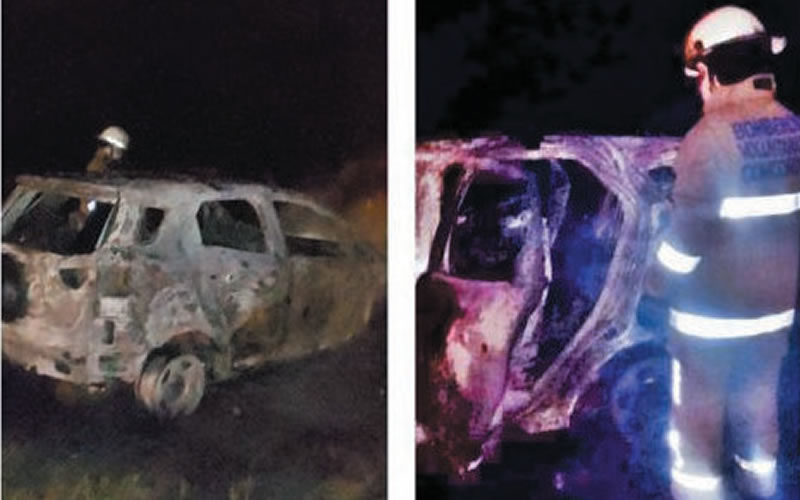 Un vehículo fue consumido por las llamas por una posible falla mecánica