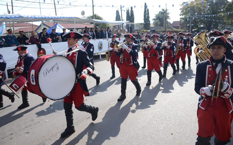Concordia: Masivo desfile en el Día de la Independencia