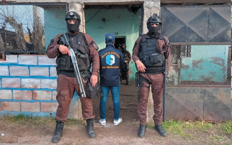 Tenían prisión domiciliaria por venta de drogas y fueron allanados por el mismo delito
