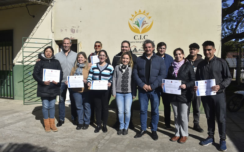 CAFESG y la Municipalidad de Federación entregaron certificados a emprendedores locales