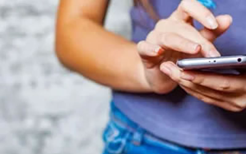 Adolescente intentó robarle el celular a una menor