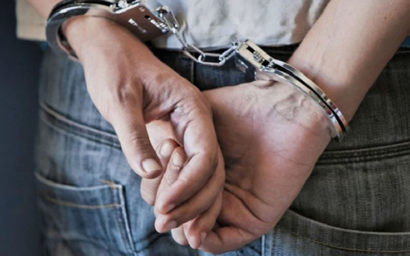 Intentó robarle a una mujer pero fue detenido tras una persecución