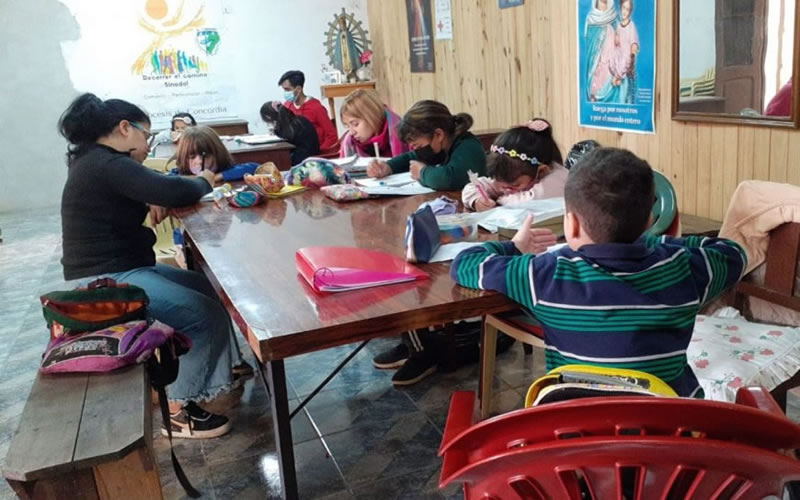 El amor puesto en acción: Todos los sábados se dedican a «Educar con el corazón»