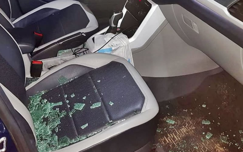 Sacerdote sufrió cortes por vidrios cuando le apedrearon el auto en avenida de ingreso a Concordia