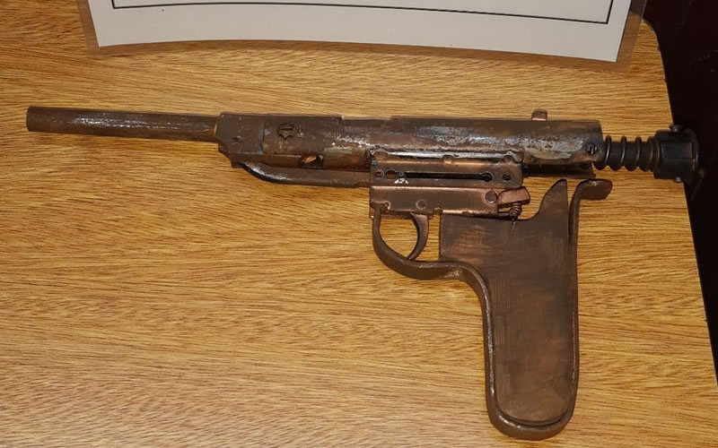 Secuestran droga y un arma tumbera en allanamiento