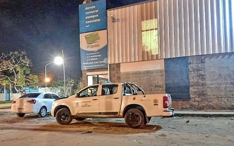 Operativos de Gendarmería en sucursales de Colón y Concordia de una cadena de supermercados