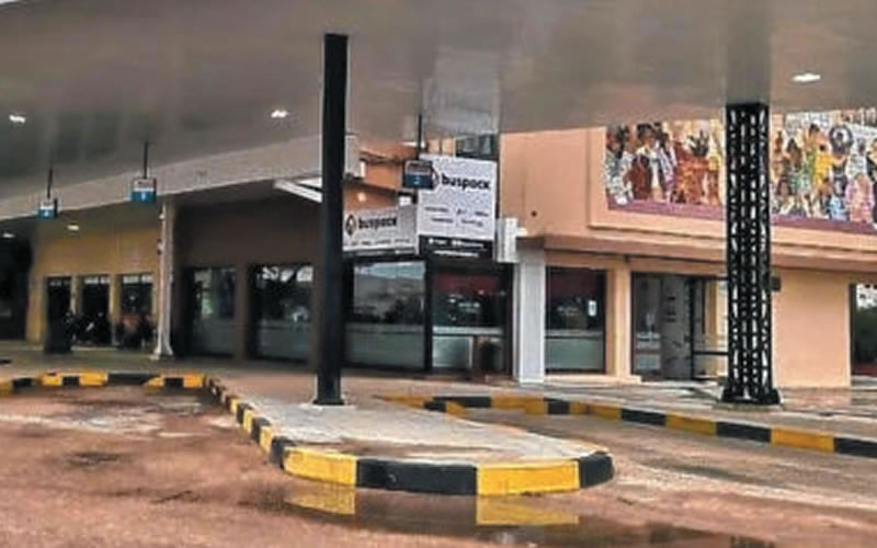 Detenidos por no pagar en el kiosco de la Terminal de Ómnibus