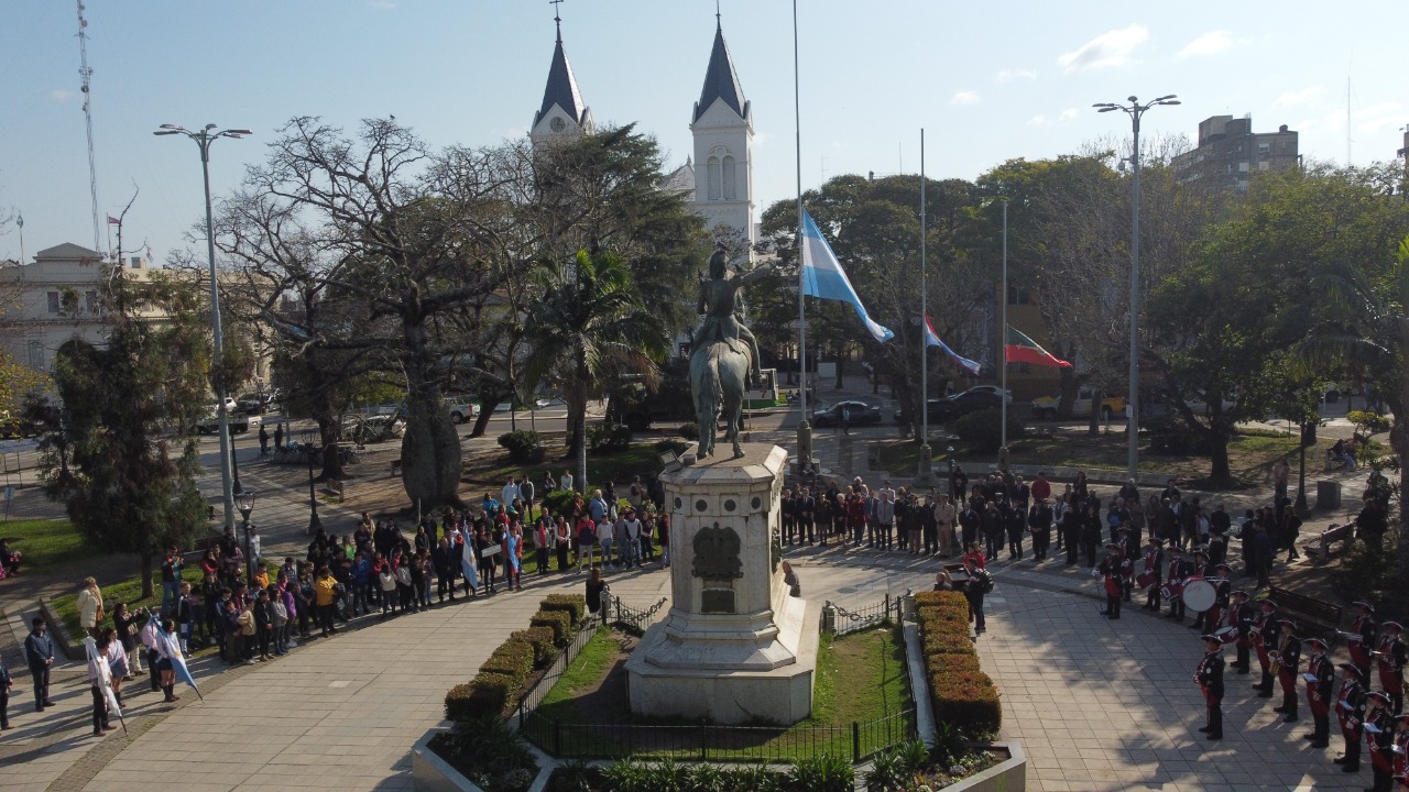Concordia homenajeó al Padre de la Patria en el 172° aniversario de su paso a la inmortalidad