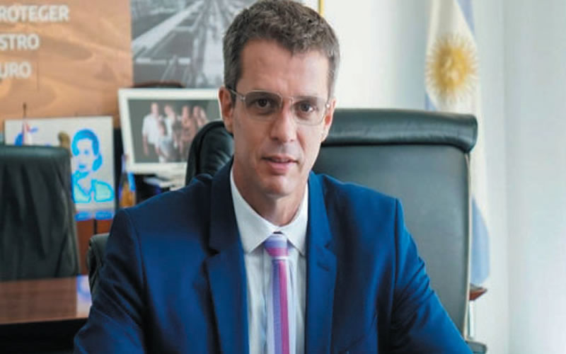 Cresto formalizó su renuncia al Enohsa y vuelve a la Intendencia de Concordia