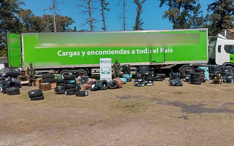 Decomisaron más de 700 cubiertas que eran transportadas de contrabando por Entre Ríos