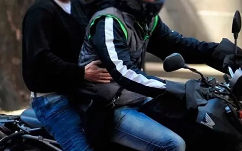 Menores de edad iban armados en moto pero fueron detenidos