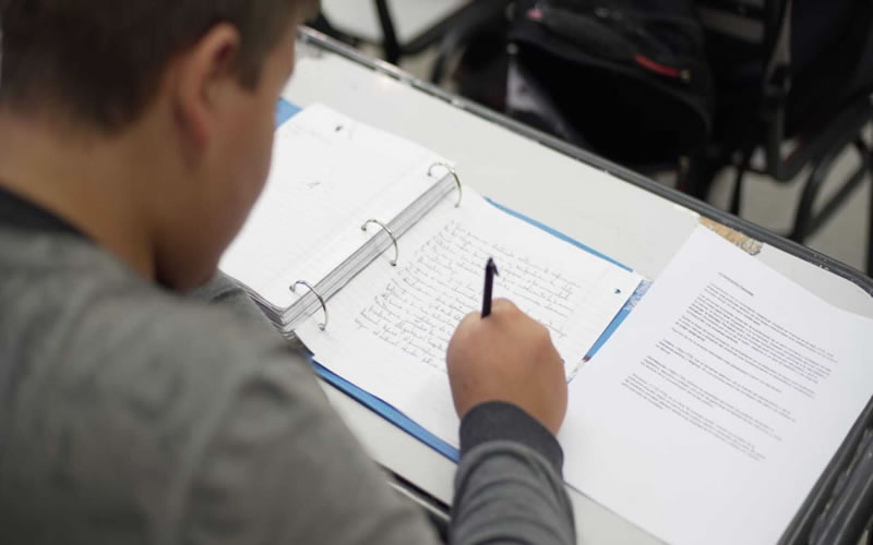 Otras 460 escuelas primarias de Entre Ríos incorporan la hora más de clases en septiembre