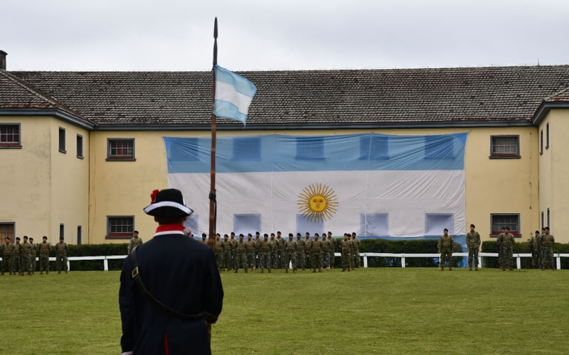 El Regimiento de Caballería Tanques 6 Blandengues celebró 262 años sirviendo a la patria