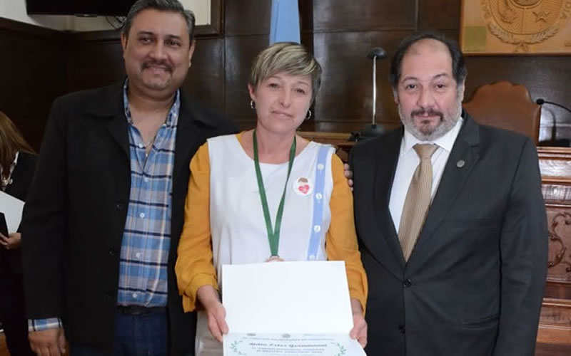 El Concejo Deliberante de Concordia entregó el premio «Margarita González» al Maestro Meritorio
