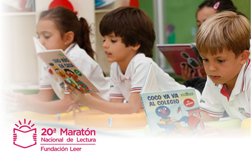 Maratón Nacional de Lectura en la plaza 25 de Mayo